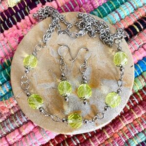 Canary Yellow Crystal necklace and earrings set in stainless steel💛💛💛17-18”